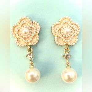 Pearl Flower Drop Earrings with Gold Accents